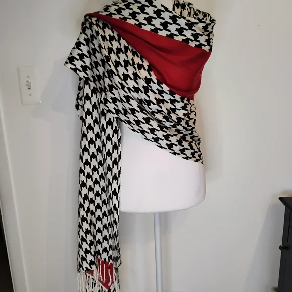 London Fog Red and Black Houndstooth Scarf and Gloves Set - Picture 12 of 17